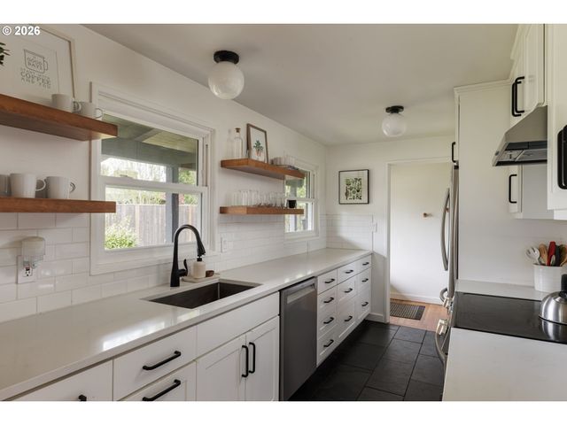 9720 Sw INGLEWOOD Pl, Portland, OR 97225