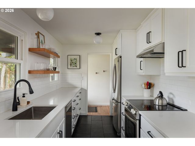 9720 Sw INGLEWOOD Pl, Portland, OR 97225