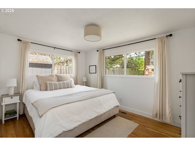 9720 Sw INGLEWOOD Pl, Portland, OR 97225