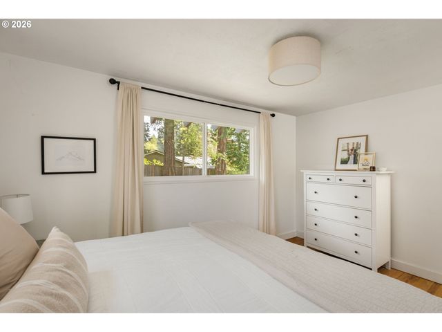 9720 Sw INGLEWOOD Pl, Portland, OR 97225