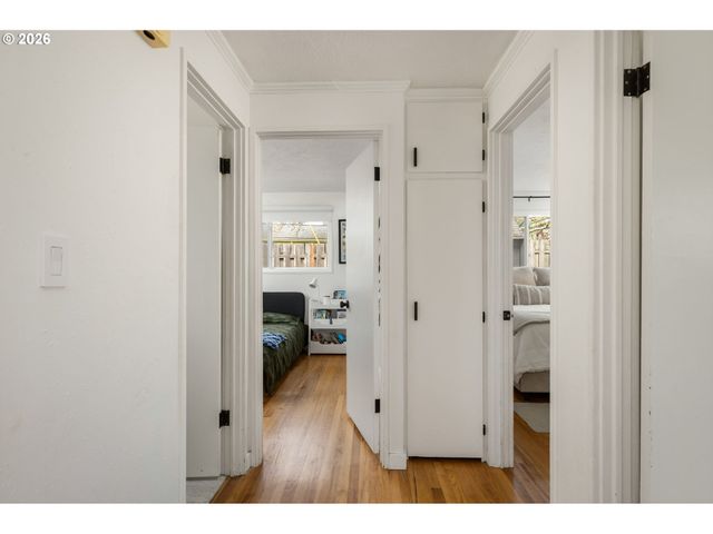 9720 Sw INGLEWOOD Pl, Portland, OR 97225