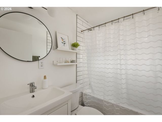 9720 Sw INGLEWOOD Pl, Portland, OR 97225