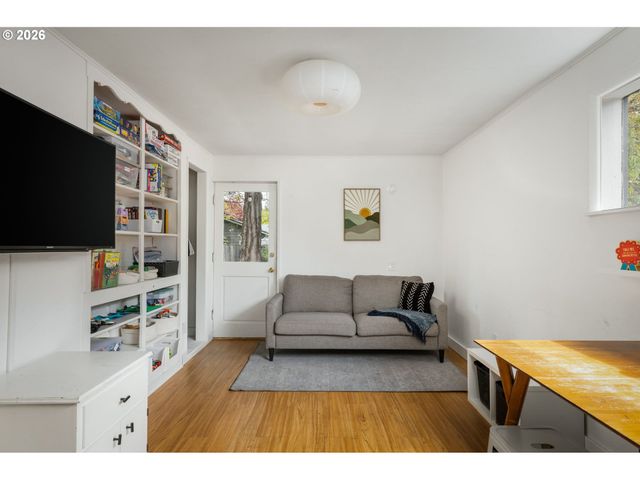 9720 Sw INGLEWOOD Pl, Portland, OR 97225