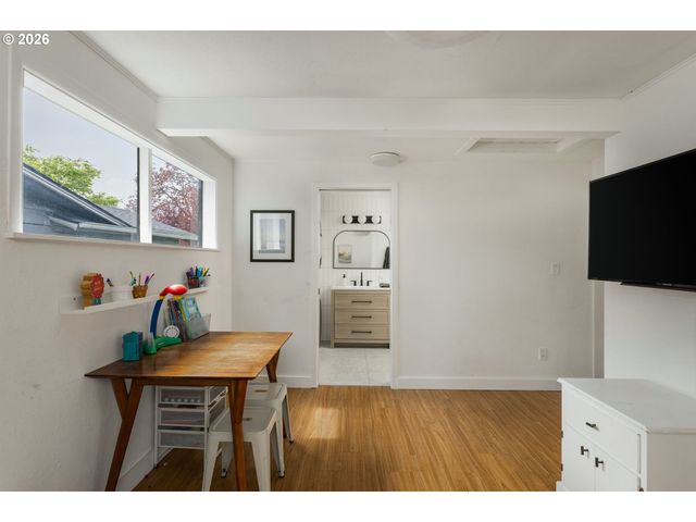 9720 Sw INGLEWOOD Pl, Portland, OR 97225