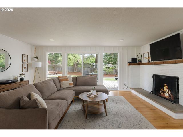 9720 Sw INGLEWOOD Pl, Portland, OR 97225