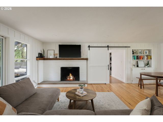 9720 Sw INGLEWOOD Pl, Portland, OR 97225