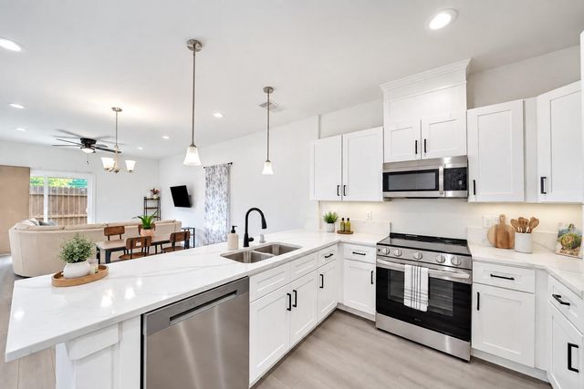 4011 King Street, Houston, TX 77026