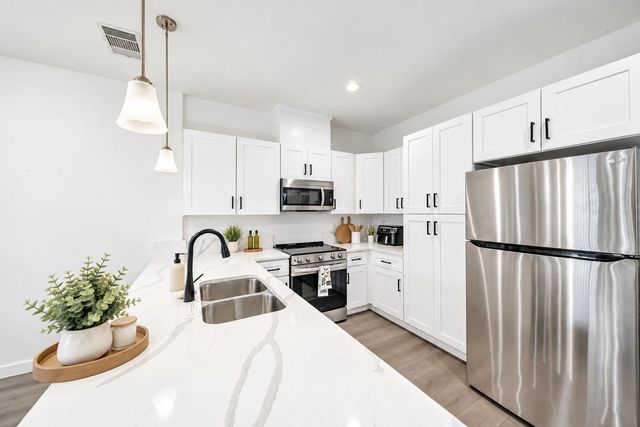 4011 King Street, Houston, TX 77026