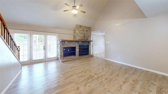 5221 Cottonwood Circle, Dickinson, TX 77539