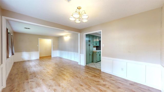 5221 Cottonwood Circle, Dickinson, TX 77539