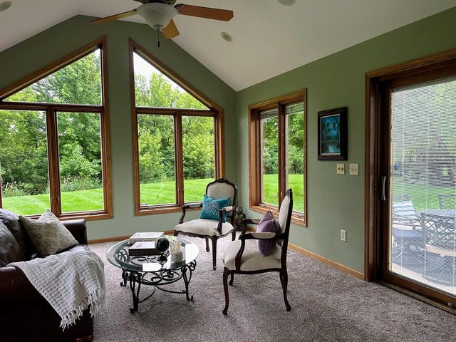 2517 Fox River CIRCLE, Waukesha, WI 53189