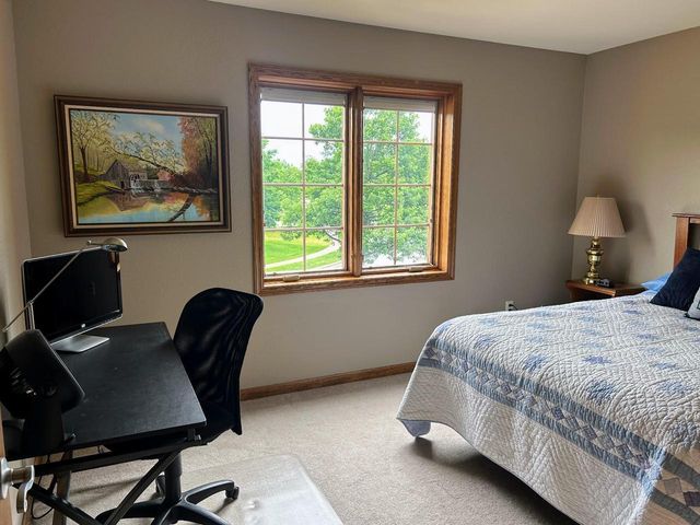 2517 Fox River CIRCLE, Waukesha, WI 53189