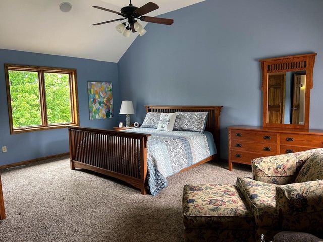 2517 Fox River CIRCLE, Waukesha, WI 53189