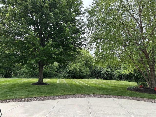 2517 Fox River CIRCLE, Waukesha, WI 53189