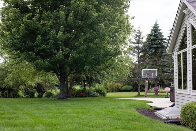 2517 Fox River CIRCLE, Waukesha, WI 53189
