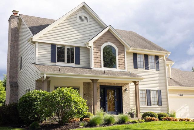 2517 Fox River CIRCLE, Waukesha, WI 53189