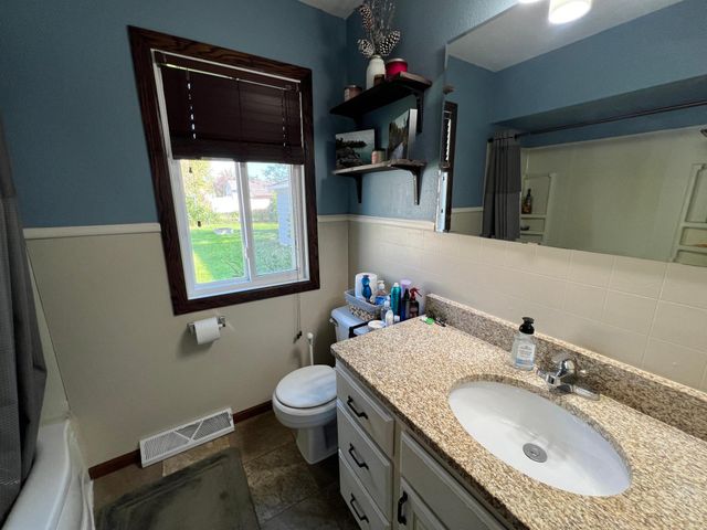 206 15th Street N, Moorhead, MN 56560