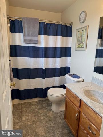 852 BRISTOL DR, Greencastle, PA 17225