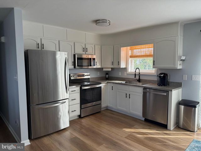 852 BRISTOL DR, Greencastle, PA 17225