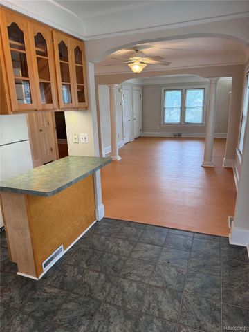 703 S Pleasant Street, Royal Oak, MI 48067