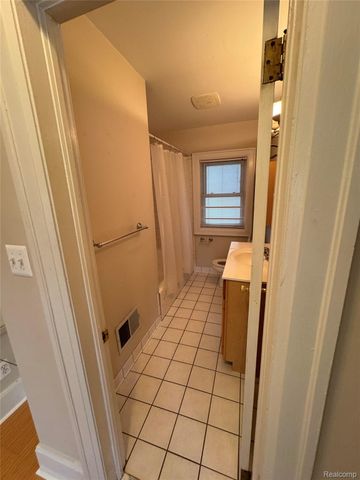 703 S Pleasant Street, Royal Oak, MI 48067