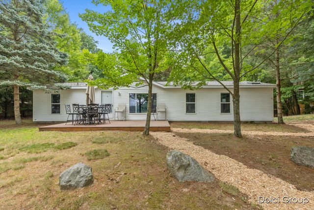 6830 E Carrigan Drive, Newaygo, MI 49337