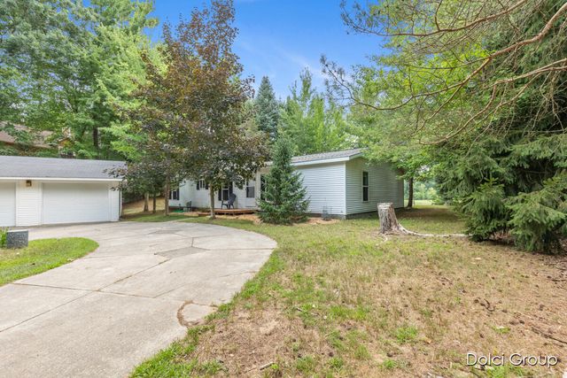 6830 E Carrigan Drive, Newaygo, MI 49337