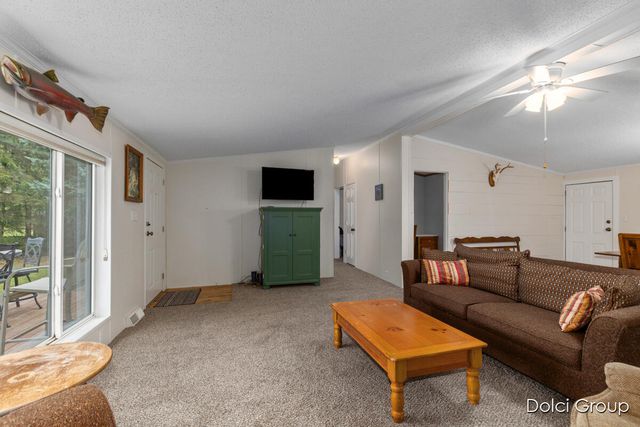 6830 E Carrigan Drive, Newaygo, MI 49337