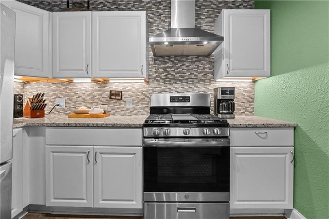 4612 Tracy Avenue, Kansas City, MO 64110