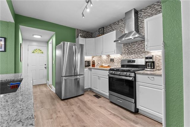 4612 Tracy Avenue, Kansas City, MO 64110