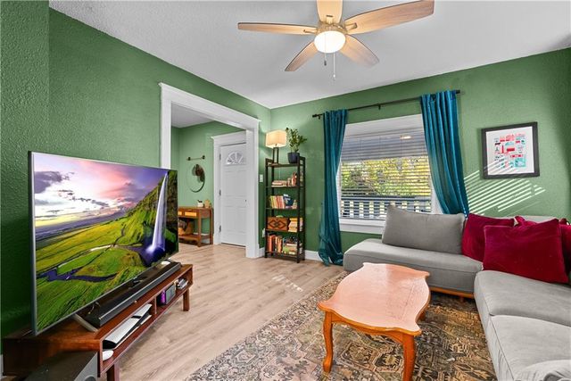 4612 Tracy Avenue, Kansas City, MO 64110