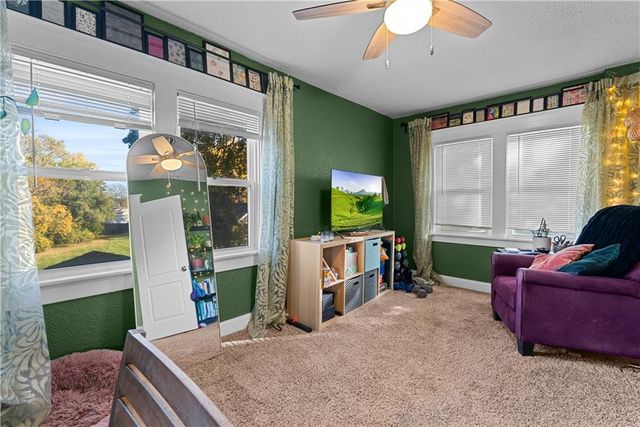 4612 Tracy Avenue, Kansas City, MO 64110