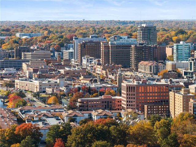 4612 Tracy Avenue, Kansas City, MO 64110