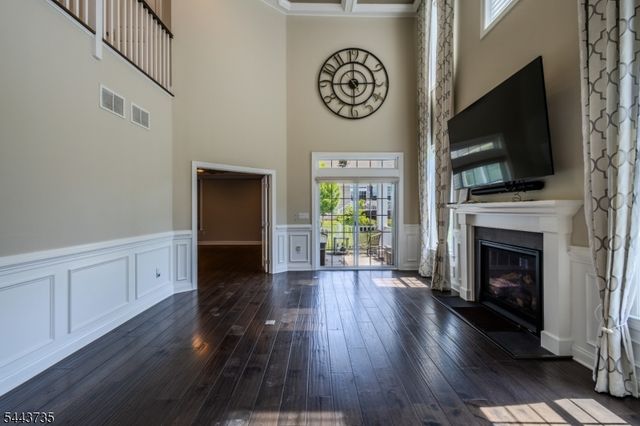 96 Van Cleef Dr, Readington Twp., NJ 08889