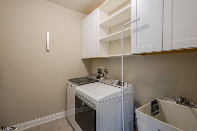 96 Van Cleef Dr, Readington Twp., NJ 08889