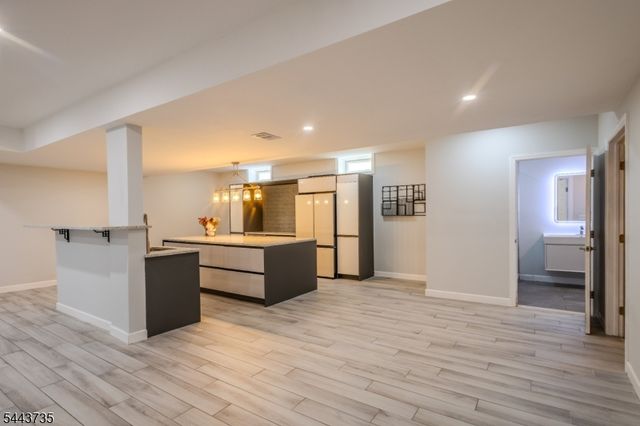 96 Van Cleef Dr, Readington Twp., NJ 08889