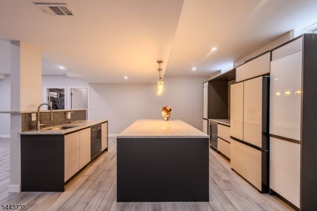 96 Van Cleef Dr, Readington Twp., NJ 08889