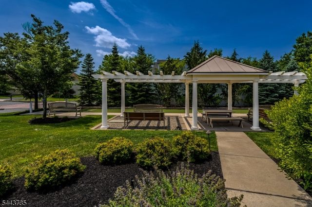 96 Van Cleef Dr, Readington Twp., NJ 08889