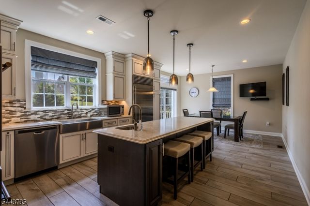 96 Van Cleef Dr, Readington Twp., NJ 08889