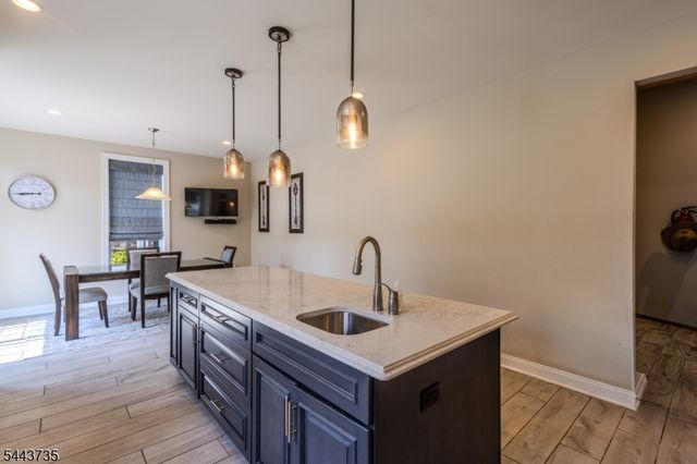 96 Van Cleef Dr, Readington Twp., NJ 08889