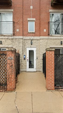 2524 W Bloomingdale Avenue B, Chicago, IL 60647