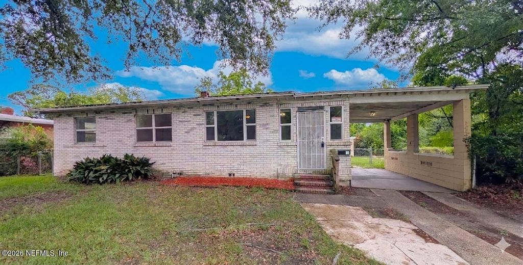 2750 CALLOWAY Circle, Jacksonville, FL 32209