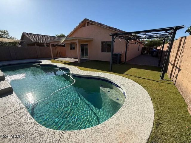 6617 W NEZ PERCE Street, Phoenix, AZ 85043