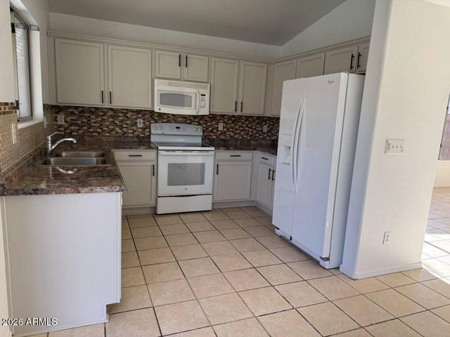 6617 W NEZ PERCE Street, Phoenix, AZ 85043