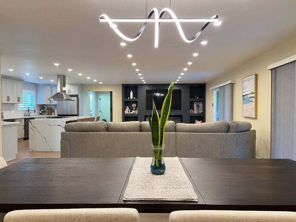 5686 N Briarwood Avenue, Fresno, CA 93711