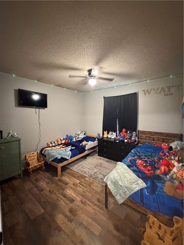 295 Hornet Estate Road, London, AR 72847