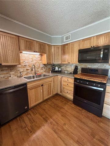 295 Hornet Estate Road, London, AR 72847
