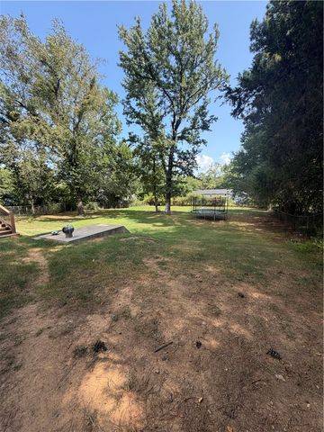 295 Hornet Estate Road, London, AR 72847