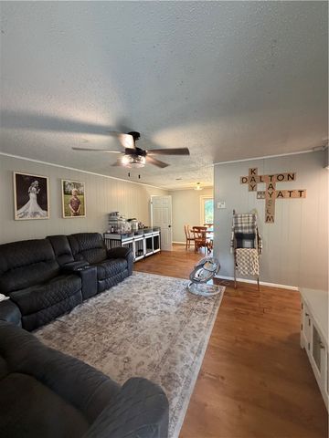 295 Hornet Estate Road, London, AR 72847