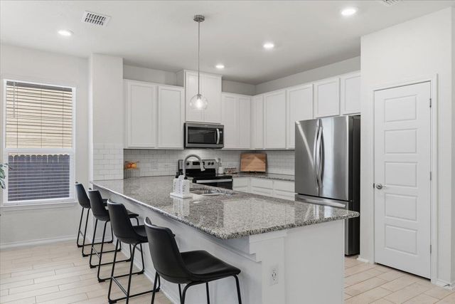 6909 Daniel Ranch DR, Austin, TX 78744